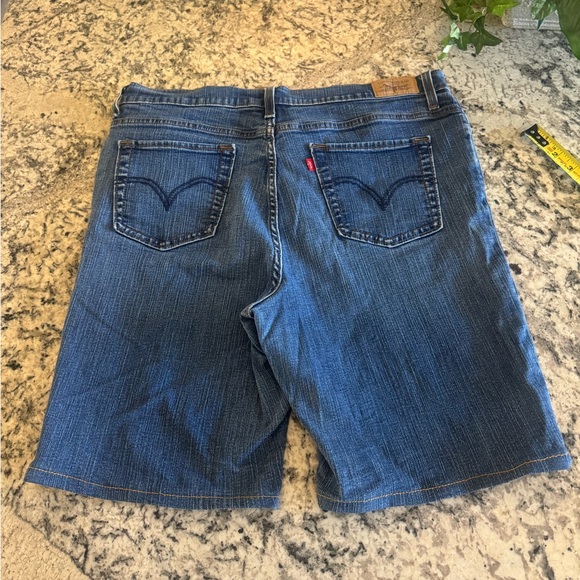 Levi’s Denim 9” Jean Shorts Women’s Size 16 - Picture 3 of 16
